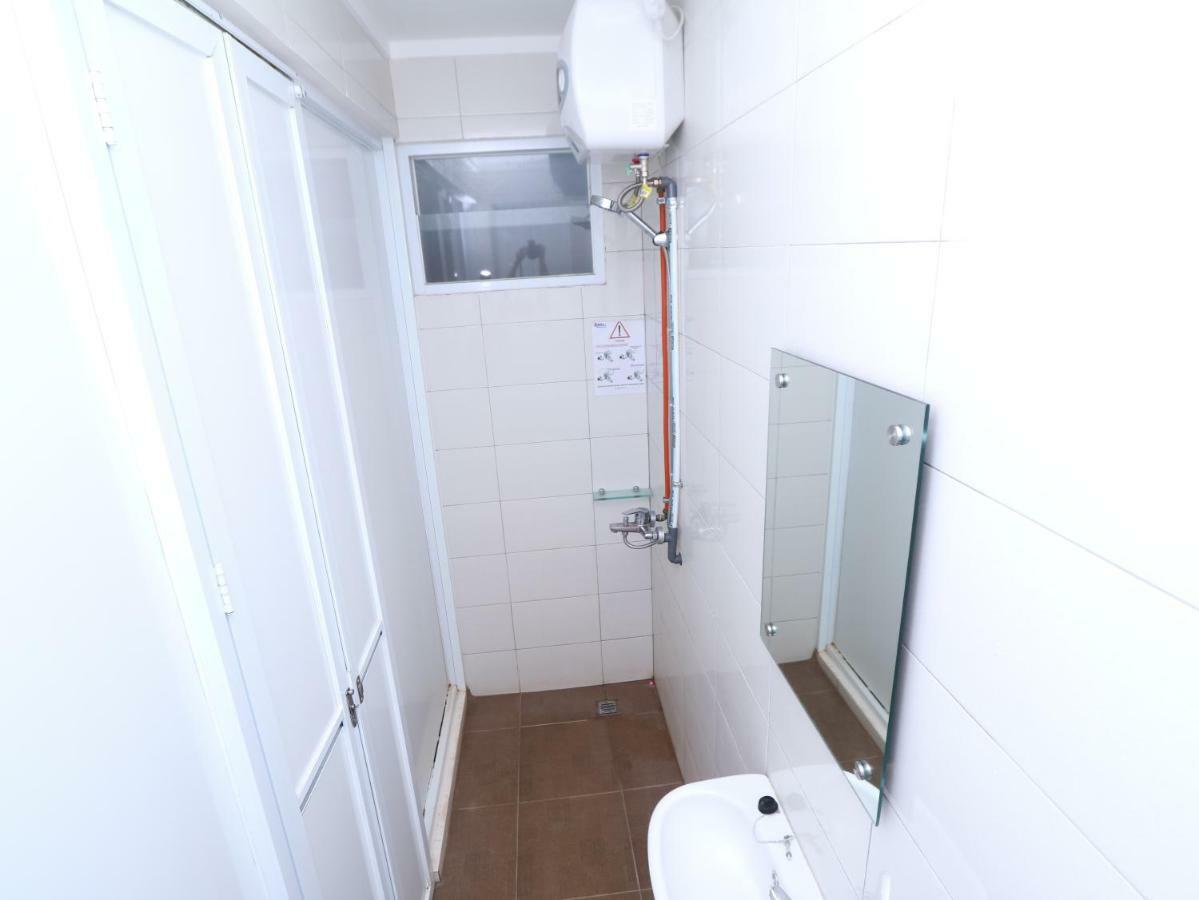 Kamar Keluarga Tanah Abang Hotel Jakarta Ngoại thất bức ảnh